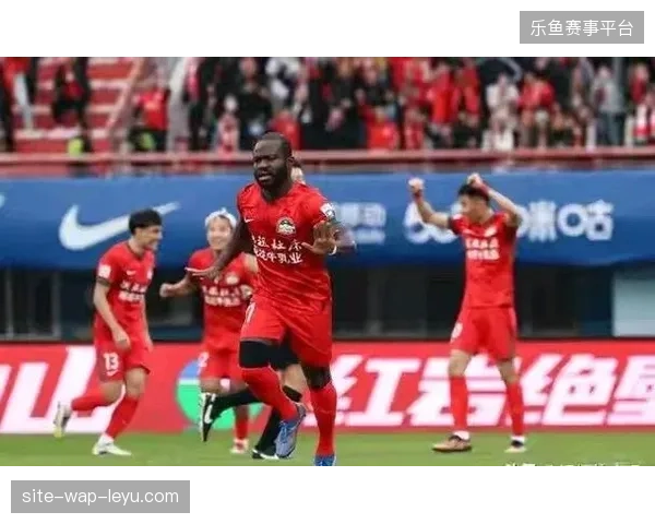 升班马中卫卢康半程贡献116次解围冠绝联盟，成为球队后防中坚